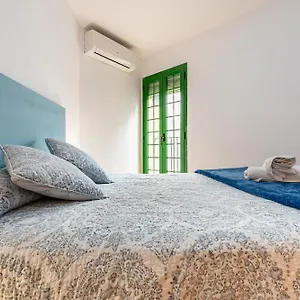 apartment-placa-den-ripoll.top-hotels-tarragona.com/